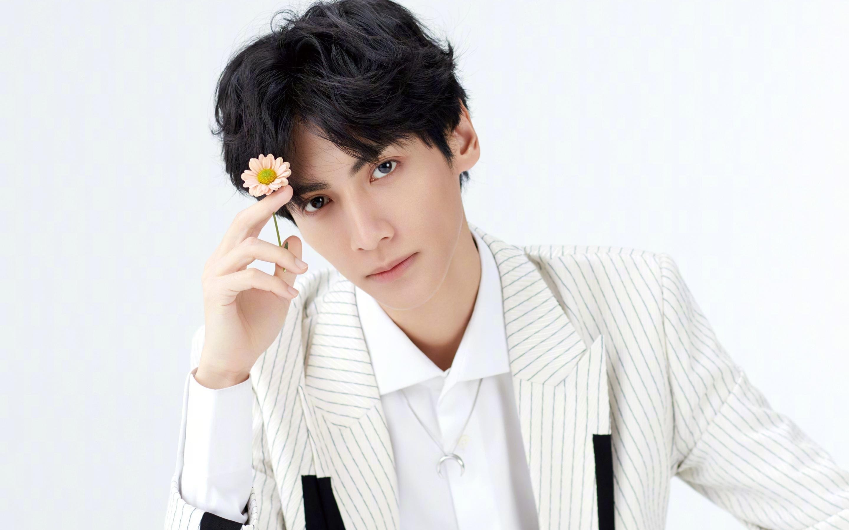 乐鱼（中国）体育官方网站-五大联赛经典对决为何总能制造奇迹，五大联赛都夺冠的球员